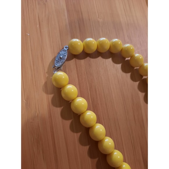 Yellow and Silver Tone Bead Necklace Vintage with Earrings - Picture 5 of 6